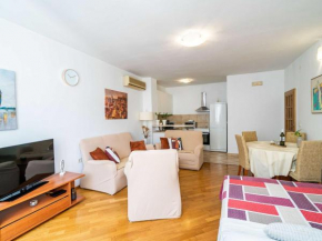 Down Town Apartments - One Bedroom Apartment with Balcony